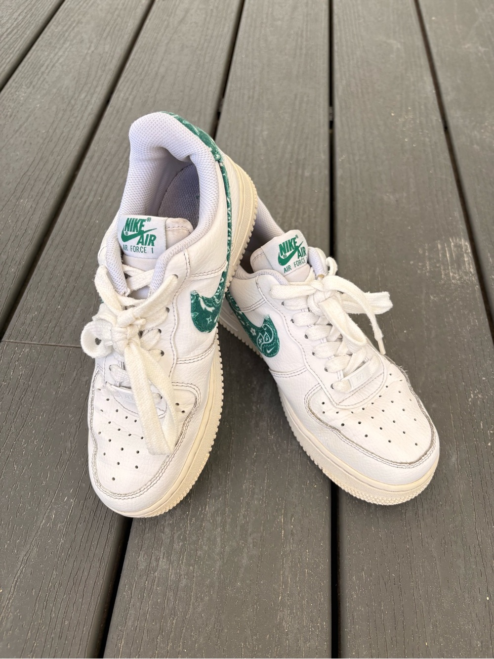 Nike Womens White Sneakers with Green Swoosh Accent